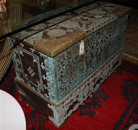 A Zanzibar chest (a.f)